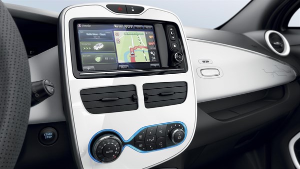 A look at Renault's Media Nav Evolution system with displaying the route navigation